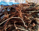 A picture of step 1 of Tarmarind fish sauce.