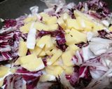 Foto del passaggio 5 della ricetta Capesante su crema di radicchio