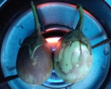 கத்திரிக்காய் சுட்டு பிசைந்த குழம்பு ரெசிபி ஸ்டேப் 1 புகைப்படம்
