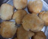 A picture of step 5 of Moong dal Dahi Vada.