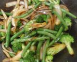 A picture of step 4 of My Green Bean, broccoli and onion fry. 😊.