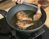 Foto langkah ke 8 dari resep Ayam Goreng Hong Kong Devina Hermawan.