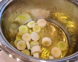 Foto del paso 2 de la receta: Crema de calabaza, calabacín y pollo