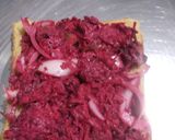 A picture of step 4 of Cheesy Beetroot Sandwich.