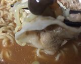 รูปขั้นตอนการทำที่ 9 ของ ราเมงเผ็ดหน้าหมูสไลด์ไข่และเห็ดชิเมจิ🍜🌶