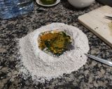 Foto del paso 2 de la receta: Pasta integral de espinacas al huevo