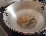 A picture of step 2 of Sevai upma.