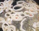 A picture of step 3 of Mezzi paccheri con calamari al cartoccio.