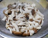 A picture of step 2 of Easy Marinated Mushrooms.