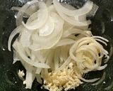 A picture of step 2 of Strogonoff vermicelli.