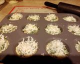 A picture of step 6 of Spinach ,bacon and cheese cup appetizers.