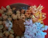 A picture of step 2 of Chana Chaat.