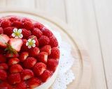 A picture of step 14 of Authentic No-Bake Cheesecake With Strawberries.