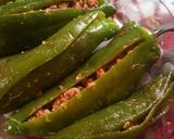 صورة لخطوة 4 من وصفة خبز محشي بالفلفل واللحم المفروم 🌶