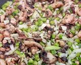 Foto del paso 5 de la receta: Choco da Ría de Vigo guisado con patacas e Kombu