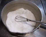 A picture of step 2 of Jiggly Agar Grape Jello.