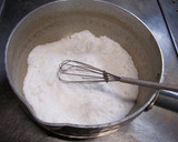 A picture of step 2 of Jiggly Agar Grape Jello.