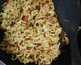 Foto langkah ke 5 dari resep Mie Sambal Gebu Gebu.