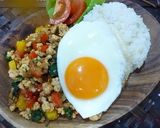 A picture of step 7 of Japanese-style Phad Ga Prao with Fragrant Perilla Leaves.