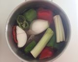 Foto del paso 2 de la receta: Alubias blancas con almejas y langostinos
