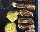 Foto del paso 3 de la receta: Empanadas de carne con berenjenas y zapallitos asados