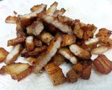 A picture of step 1 of Spicy Pork And Petai / PARKIA SPECIOSA.