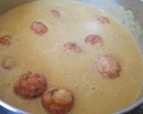 Foto del paso 5 de la receta: Albóndigas de pollo en salsa de calabacín