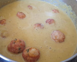 Foto del paso 5 de la receta: Albóndigas de pollo en salsa de calabacín
