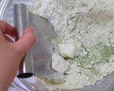 A picture of step 3 of Matcha Scones with White Chocolate.