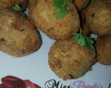 A picture of step 6 of Spicy Potatoe Balls.
