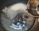 A picture of step 2 of Wheat flour Halwa.