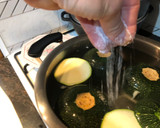 Foto del paso 2 de la receta: Bomba de calabacín relleno de verduras y pollo