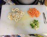 Foto langkah ke 2 dari resep Mie Goreng Baksu (Bakso Udang).