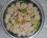 Foto langkah ke 5 dari resep Tahu bumbu pedas manis & Sayur SOP bakso.