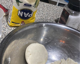 Foto del paso 1 de la receta: Arepas venezolanas rellenas de Mozzarella