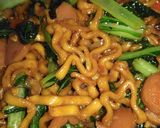 Foto langkah ke 4 dari resep Mie goreng mie burung dara tanpa telor.
