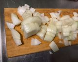 Une image de l'étape 1 de Poulet caramélisé au gingembre, champignons et carottes.