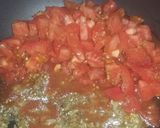 Foto del paso 3 de la receta: Arroz anisado con salsa de berenjena, tomate y repollo
