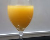 A picture of step 2 of Pineapple mango juice.