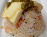 A picture of step 5 of Salmon Rice Top Sesame Seeds.