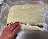 A picture of step 7 of Mozzarella and Semolina Roll Cake.