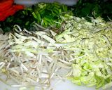 A picture of step 1 of Mike's Spicy House Noodles.
