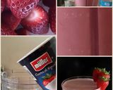 A picture of step 1 of AMIEs Fresh STRAWBERRY Milkshake.