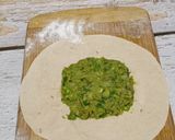 A picture of step 5 of Peas Paratha.