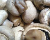 A picture of step 1 of Mushroom taka tak.