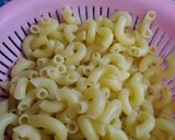 A picture of step 1 of Macaroni sawaiyan with leftover chicken tikka.