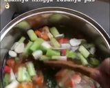 Foto langkah ke 6 dari resep Sop ikan nila segar.