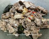 Foto langkah ke 2 dari resep Tumis Tulangan Ayam Kecap Pedas.