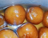 गुलाबजामुन मिश्रण के गुलाबजामुन (Gulabjamun mishran ke gulabjamun recipe in hindi)) रेसिपी चरण 6 फोटो