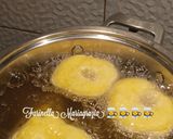 Foto del passaggio 4 della ricetta Ciambelle di Carnevale 🎭👩🍳🇮🇹🌍🏡🌇🦁🎭🎭🎭